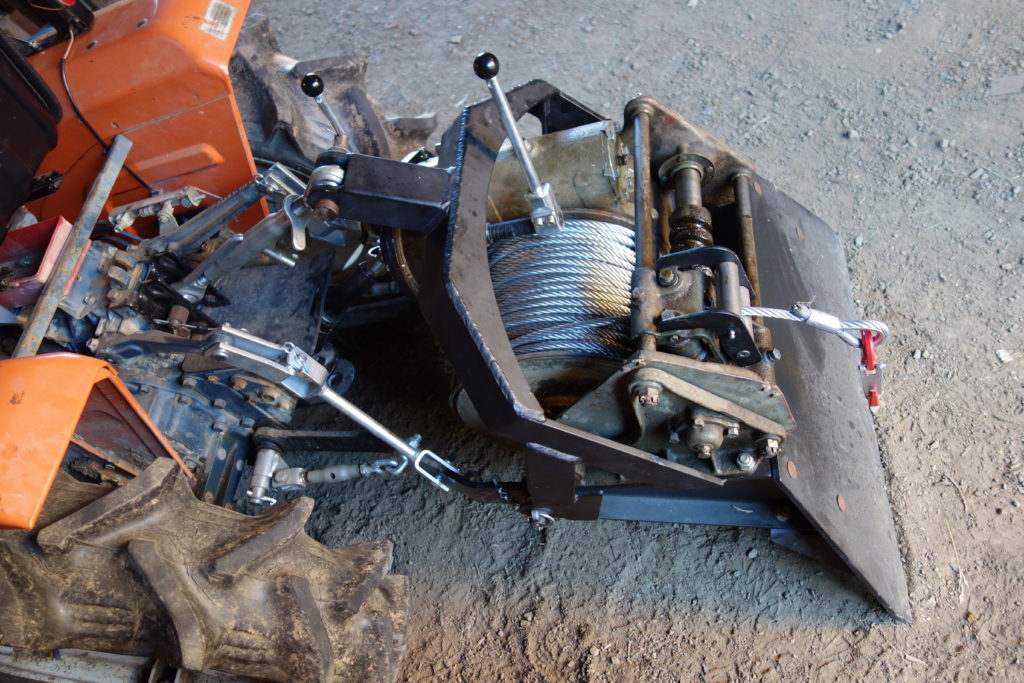 Upravený naviják z V3S pro malotraktor Kubota ZB1502, pohled z boku